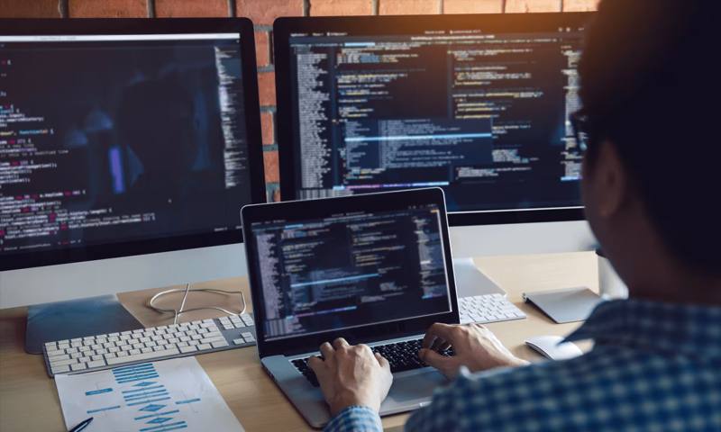 数据科学选型：R与Python如何赋能江城区网站建设？